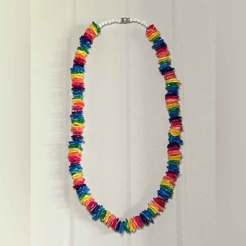 NWOT Colorful Puka Shell Necklace